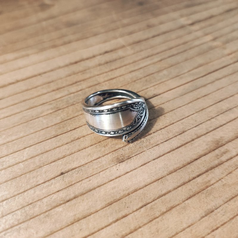 Just the right amount of design and volume. Remake ring from Japanese antique Silver spoon_0852 Retro - General Rings - Sterling Silver Silver