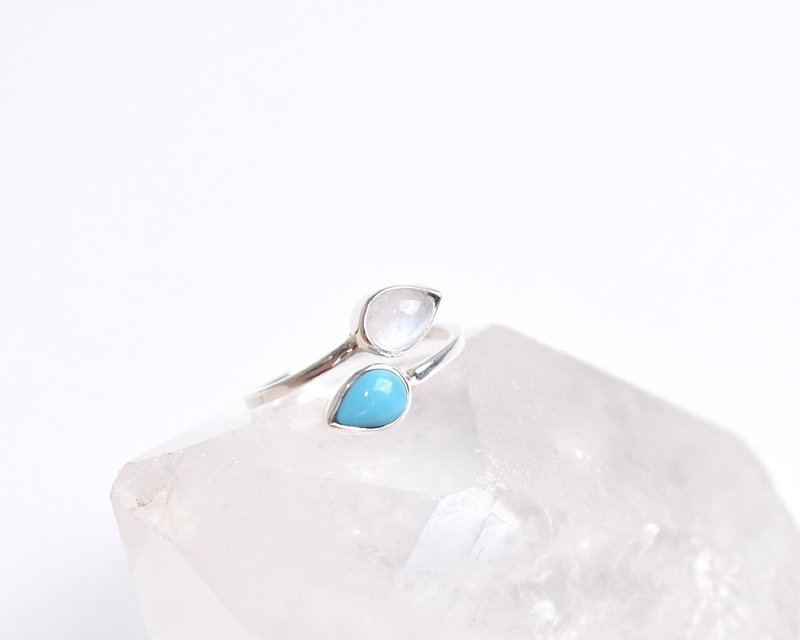 Turquoise and rainbow moonstone double stone ring - แหวนทั่วไป - เครื่องเพชรพลอย สีน้ำเงิน