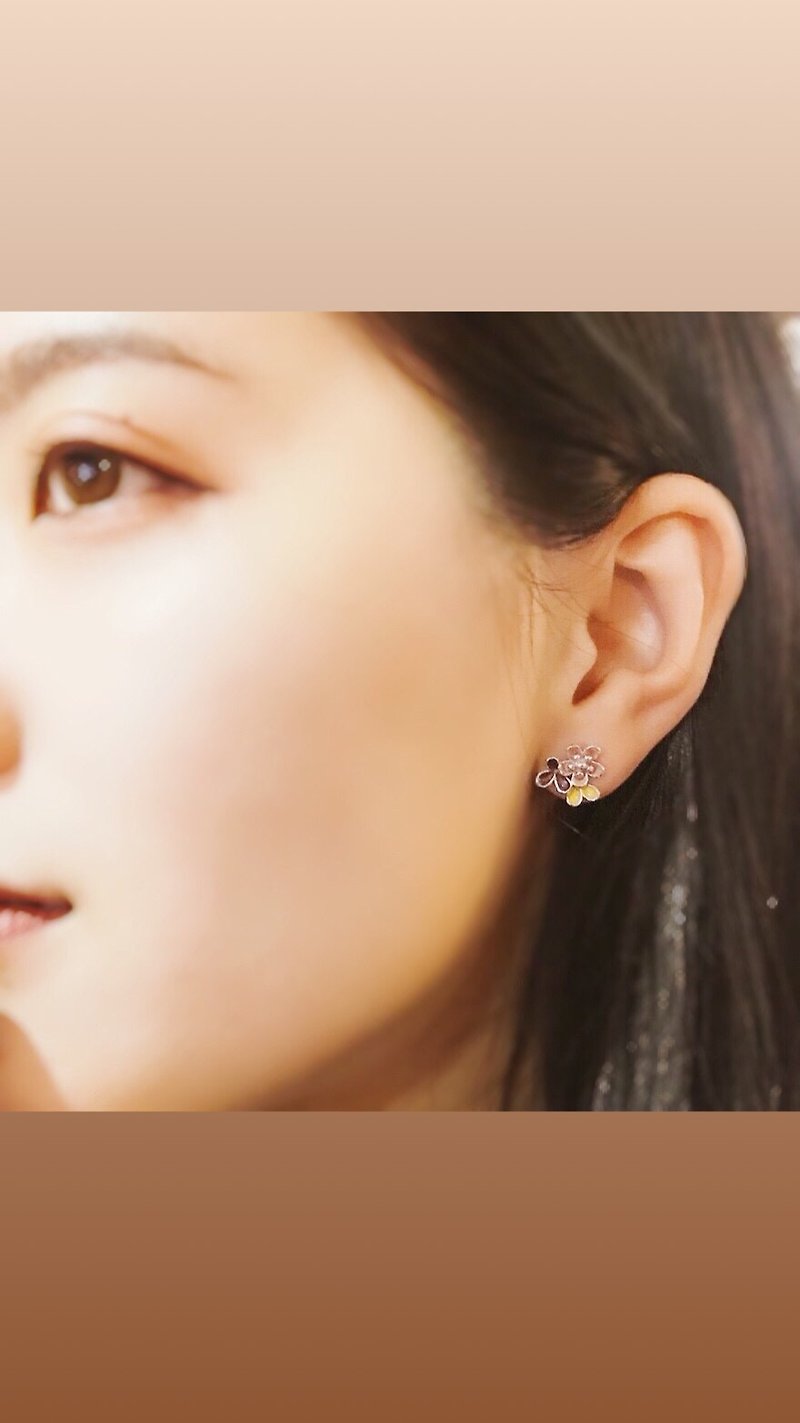 Love flower sterling silver earrings - ต่างหู - วัตถุเคลือบ สึชมพู