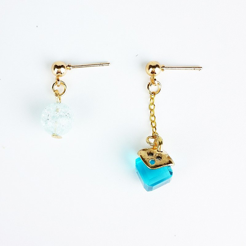 |夏日系列|夏日x方糖藍 藍色爆花水晶(耳環x手工製作x客製化。) - 耳環/耳夾 - 寶石 藍色