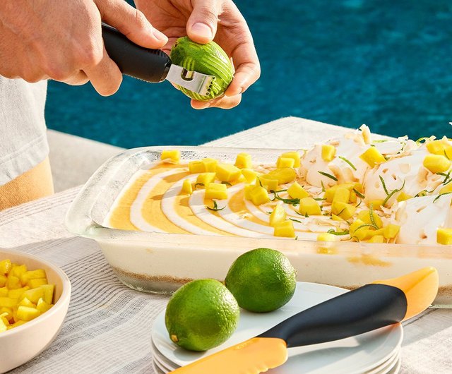 Mango slicing knife with scoop, plastic - OXO