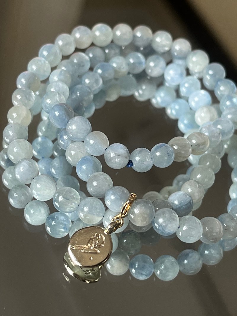 That gentle you. Blue crystal bracelet, old mine blue crystal, cat’s eye blue crystal - สร้อยข้อมือ - คริสตัล สีน้ำเงิน