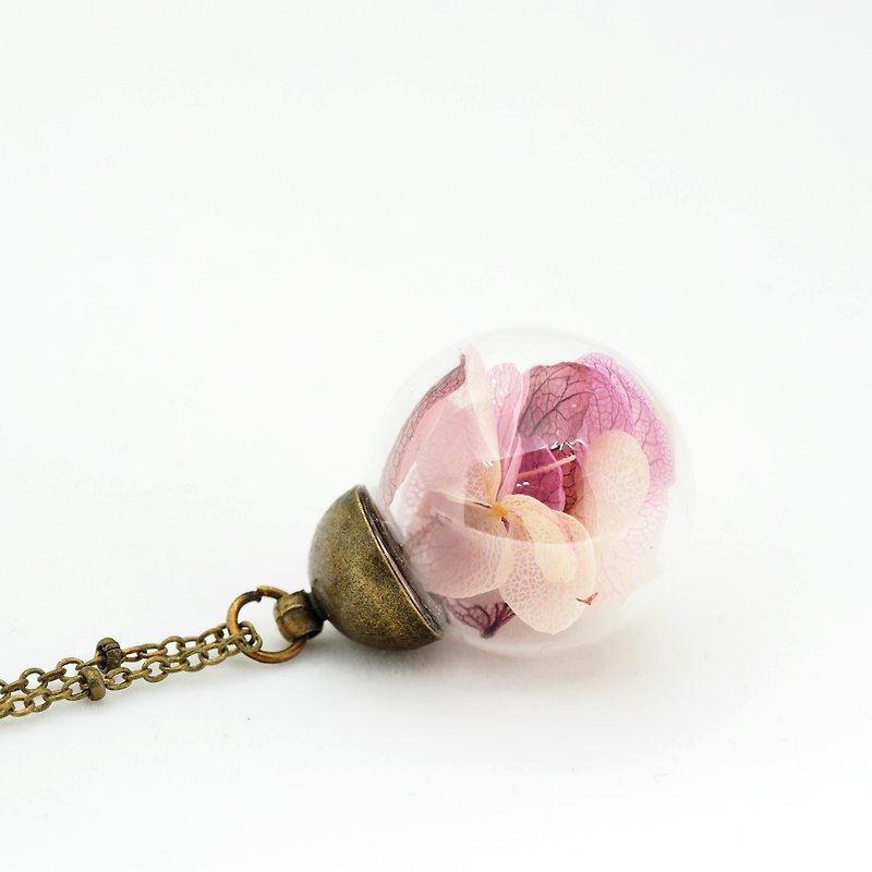 「愛家作-OMYWAY」手工制作乾花永生花繡球花玻璃球頸鏈 - 頸鏈 - 植物．花 粉紅色