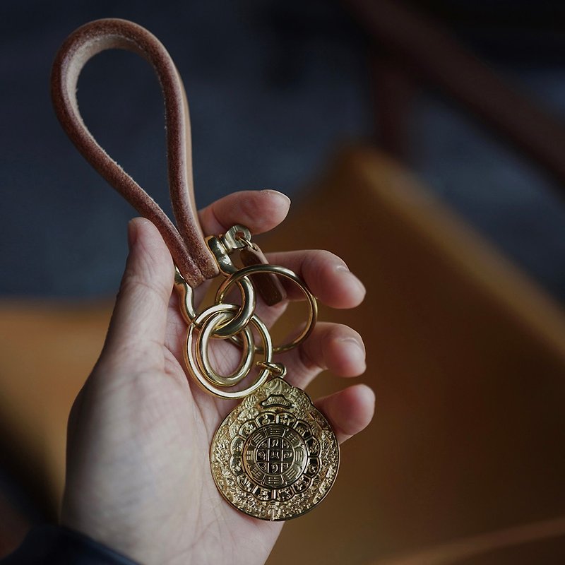 Jiugongbagua brand vegetable tanned leather key chain when not thick leather handmade solid Bronze Body brand retro male tide - ที่ห้อยกุญแจ - วัสดุอื่นๆ 