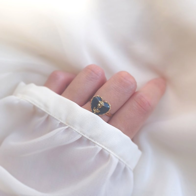 Vintage Rose Heart Ring NO.05 (Navy Free Size) - แหวนทั่วไป - เรซิน สีน้ำเงิน