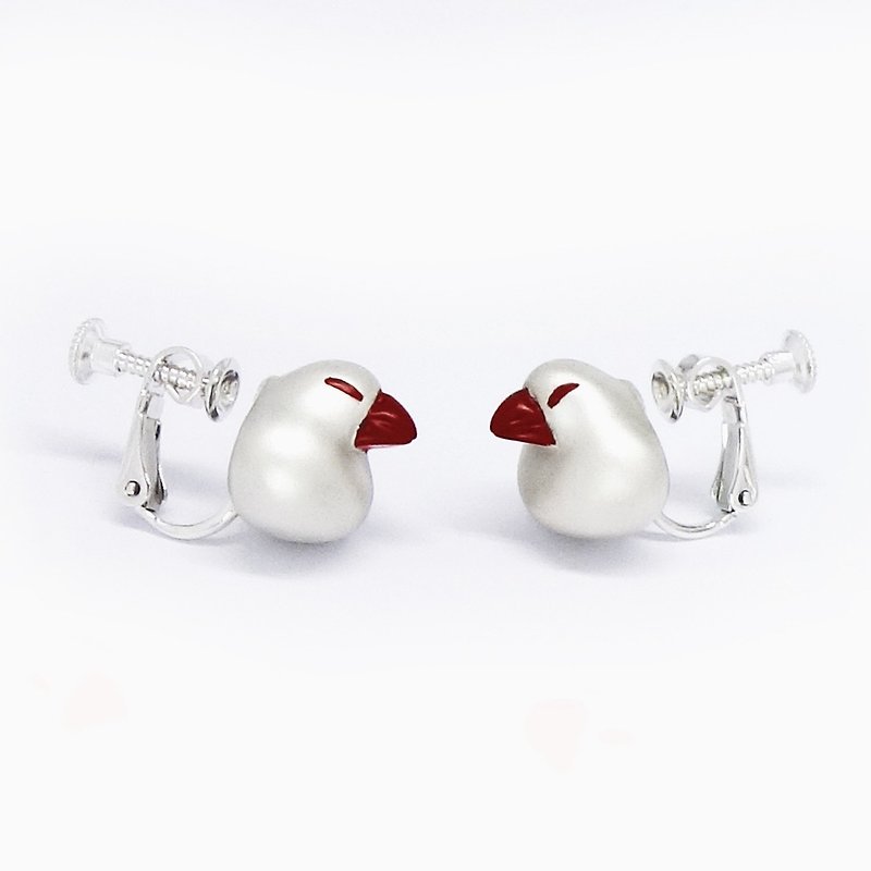 Red beakJava sparrow clip earring SV925【Pio by Parakee】餅的白文鳥漆嘴夾式耳環 - Earrings & Clip-ons - Other Metals Red