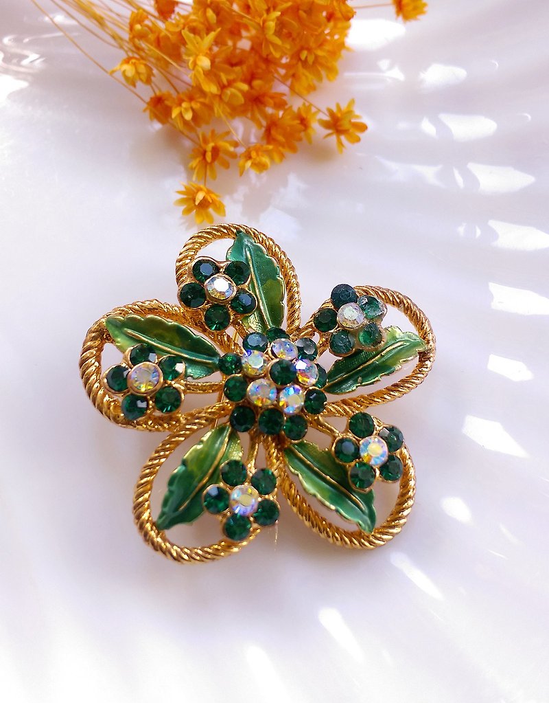 [Western antique jewelry / old age] green leaf Rhinestone flower pin - Badges & Pins - Other Metals Green