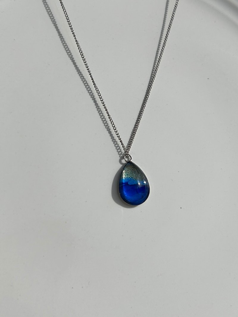 【クリスマスギフト】あの日の星空 ブルードロップ型 ステンレス製手描きネックレス - ネックレス - ステンレススチール ブルー