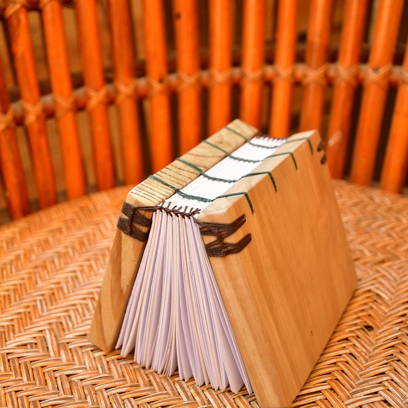 Recycled Southern Pine Handmade Notebook - สมุดบันทึก/สมุดปฏิทิน - ไม้ สีส้ม