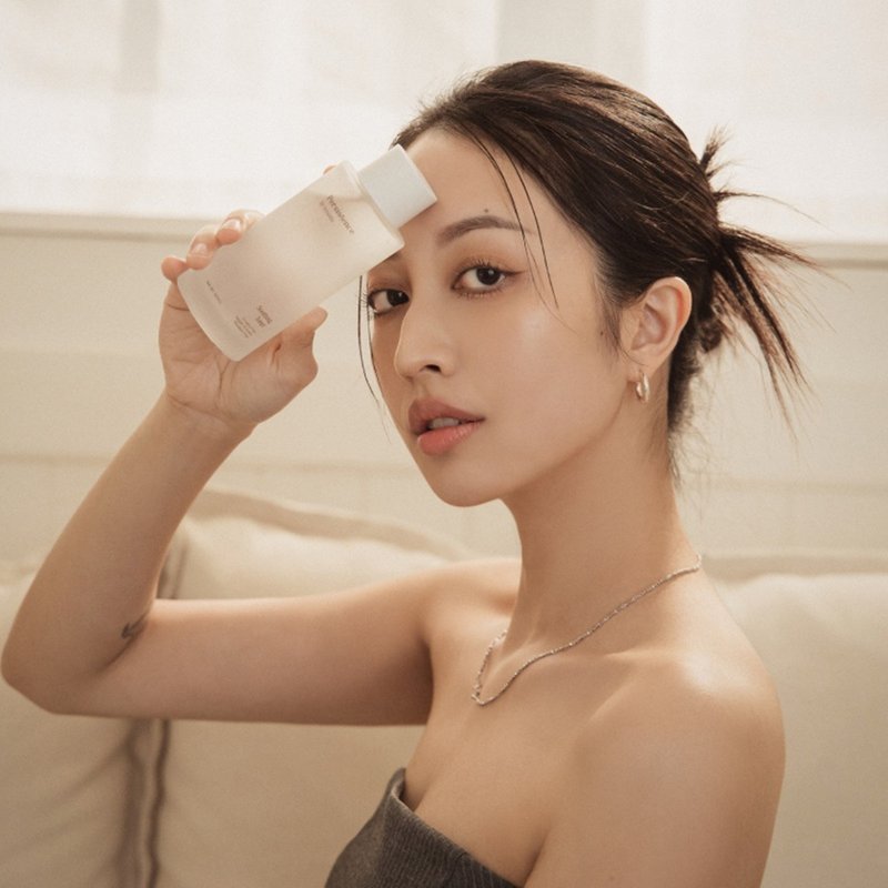 FreshO2 Amanda 聯名企劃 抗老舒緩化妝水 - 化妝水/保濕 - 玻璃 白色