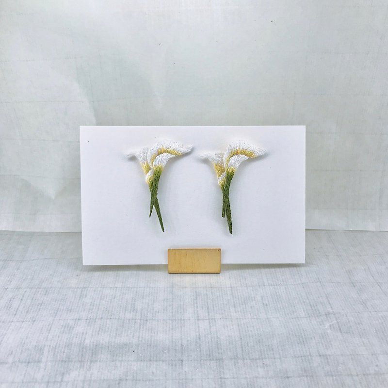 Calla Lily - Earrings & Clip-ons - Thread White