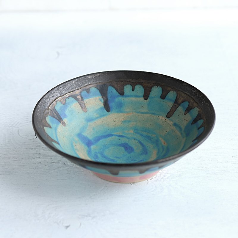ターコイズブルーとブロンズ釉のbowl - 茶碗・ボウル - 陶器 ブルー