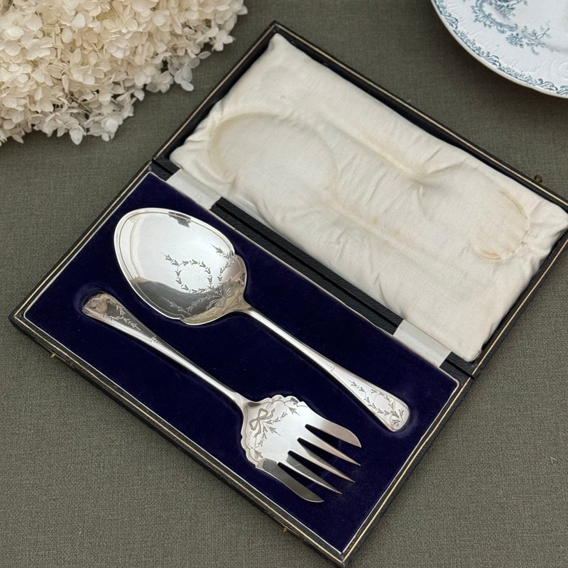 40599-Beautiful antique silver-plated tableware set with box - ช้อนส้อม - เงิน 