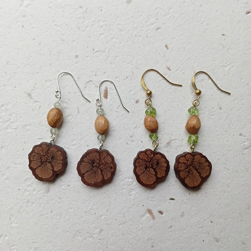菊花木片與天然石耳環 - 耳環/耳夾 - 木頭 咖啡色