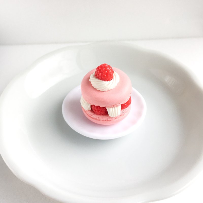 Rose berry macaron earrings single ローズマカロン raspberry single - Earrings & Clip-ons - Clay Pink