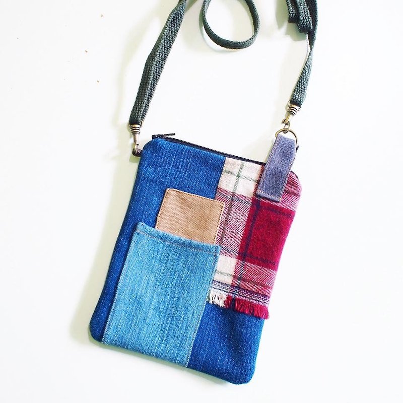 E*group 方塊拼布小物包  單寧 深藍 - 行李箱/旅行袋 - 棉．麻 藍色