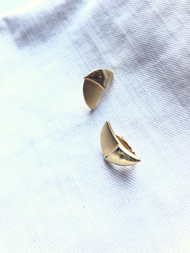 Vintage Bergere Semicircular Gold Earrings - 耳環/耳夾/耳骨夾 - 其他金屬 金色