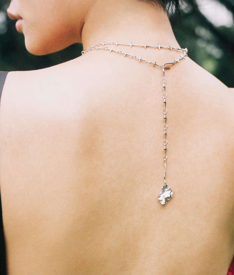 Rose Leaf Palladium Choker Necklace - สร้อยคอ - ทองแดงทองเหลือง สีเงิน