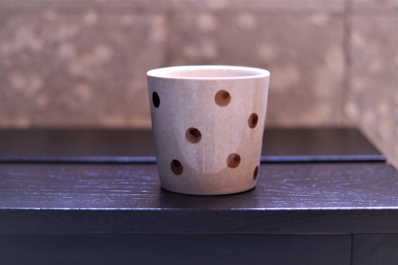 Glaze tea bowl-dots - แก้วมัค/แก้วกาแฟ - ดินเผา สีกากี