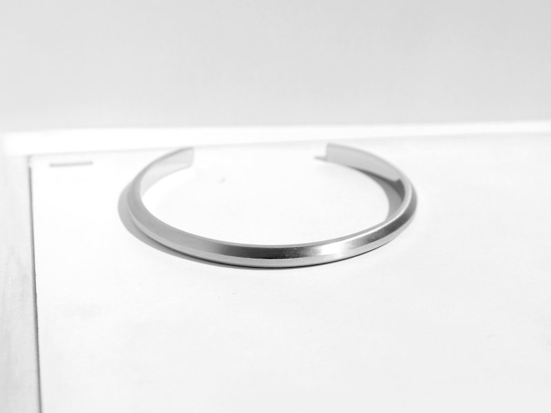 Bevel Cuff Bracelet | Silver | Personalised Gift - สร้อยข้อมือ - สแตนเลส สีเงิน