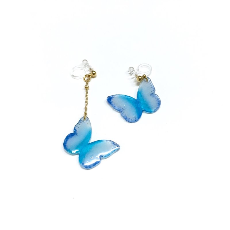 【If Sang】 Qingquan. Quiet blue / blue blue butterfly. Butterfly earrings. 14K gold ear hook / asymmetrical earrings / hypoallergenic earrings / earrings / transparent ear clip - ต่างหู - พลาสติก สีน้ำเงิน