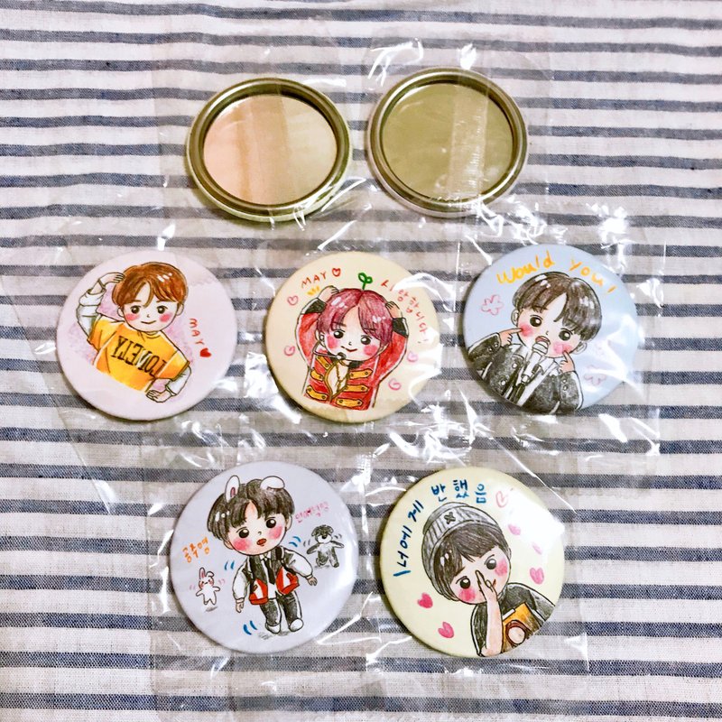 Mr. Rabbit / Round Hand Mirror (5 styles in total) - อุปกรณ์แต่งหน้า/กระจก/หวี - สแตนเลส 