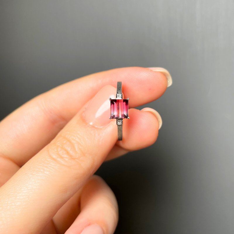 The Classic - 1.00ct 天然暖粉紅漸變雙色碧璽 18k白金鑽戒 - 戒指 - 貴金屬 