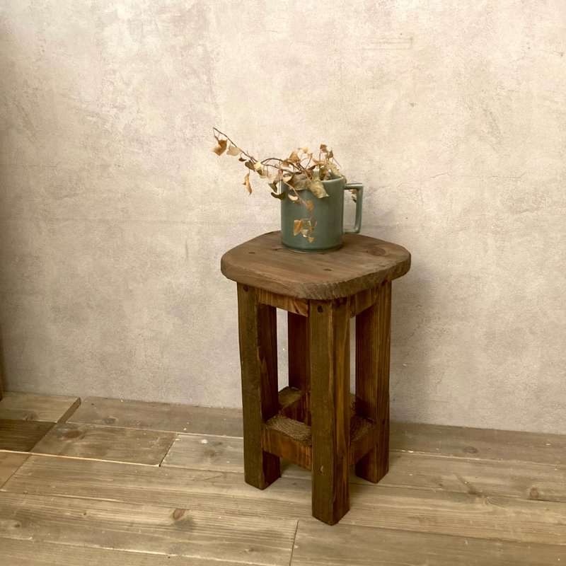 Solid Japanese cedar stool, vintage chair, shabby, Scandinavian, potted plant stand, mini table, dark Brown - เก้าอี้โซฟา - ไม้ สีนำ้ตาล