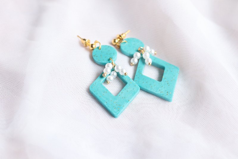 Handmade Dry Pressed Flower Resin Earrings, Real Flower Jewelry - 耳環/耳夾/耳骨夾 - 植物．花 藍色