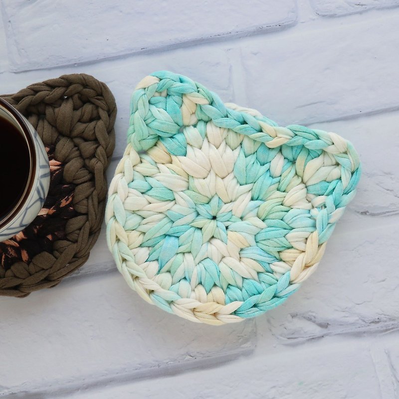 Cat fabric hand-crocheted coaster / insulated coaster tie-dye gradient sky blue gift customization - Coasters - Cotton & Hemp Blue