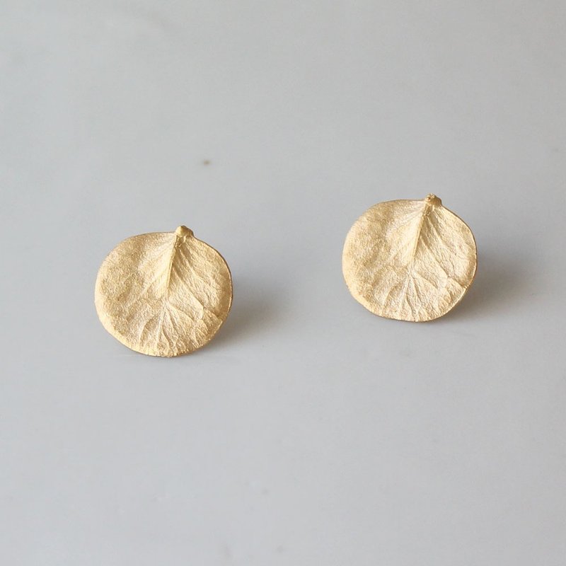 Eucalyptus stud earrings - 耳環/耳夾/耳骨夾 - 純銀 金色