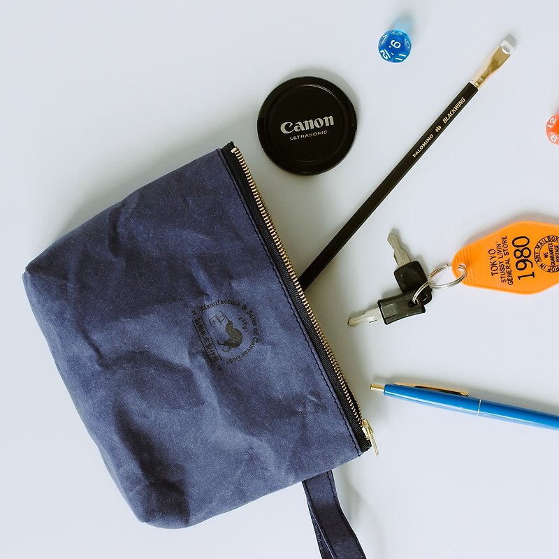 Universal zipper storage bag - dark blue / ultra light washed kraft paper cosmetic bag / simple clutch bag / bag in the package - กระเป๋าคลัทช์ - กระดาษ สีน้ำเงิน