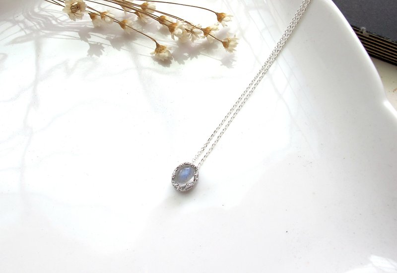 [Small Crown Series - Little Flash] Labradorite x 925 Silver Bag - Handmade Natural Stone Series - Necklaces - Gemstone Gray