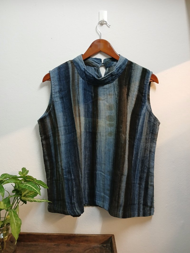 Summer Shirt, Tie dye, Indigo Blouse, Shibori Clothing, Sleeveless Top - 女上衣/長袖上衣 - 棉．麻 藍色