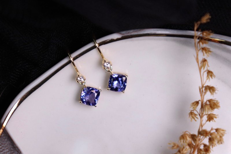 [Hualin akari] Tanzanite Stone diamond U-shaped earrings/spot - Earrings & Clip-ons - Diamond Gold