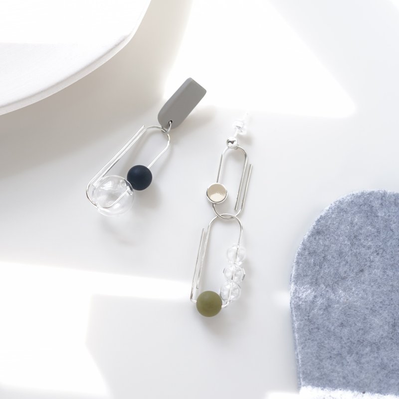 Eli 原創設計 手工軟陶 鎖扣簡約玻璃珠 925純銀耳環 - 耳環/耳夾/耳骨夾 - 陶 透明