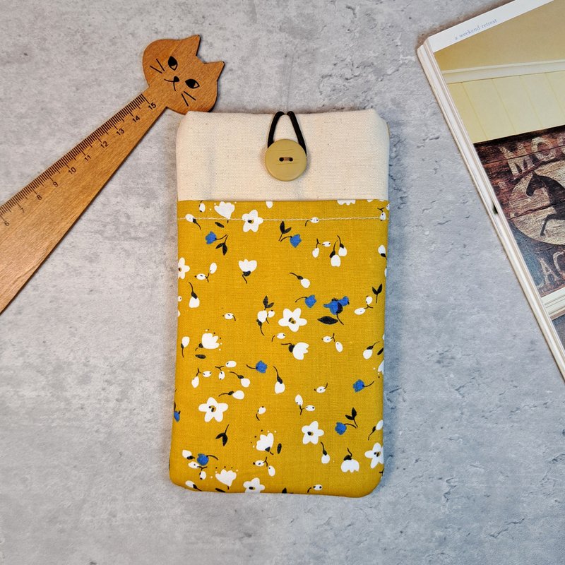 Customized phone bag, cell phone bag, cell phone protective cloth cover such as iPhone blue and white flower (P-376) - เคส/ซองมือถือ - ผ้าฝ้าย/ผ้าลินิน สีเหลือง