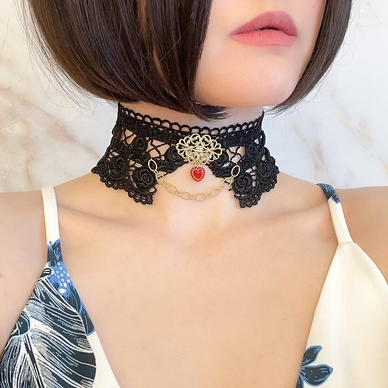 Bright red heart necklace / black lace choker SV104 - Chokers - Other Man-Made Fibers Black
