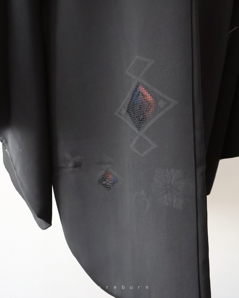 日本製和風印花黑色古著羽織和服外套 - 女大衣/外套 - 聚酯纖維 黑色