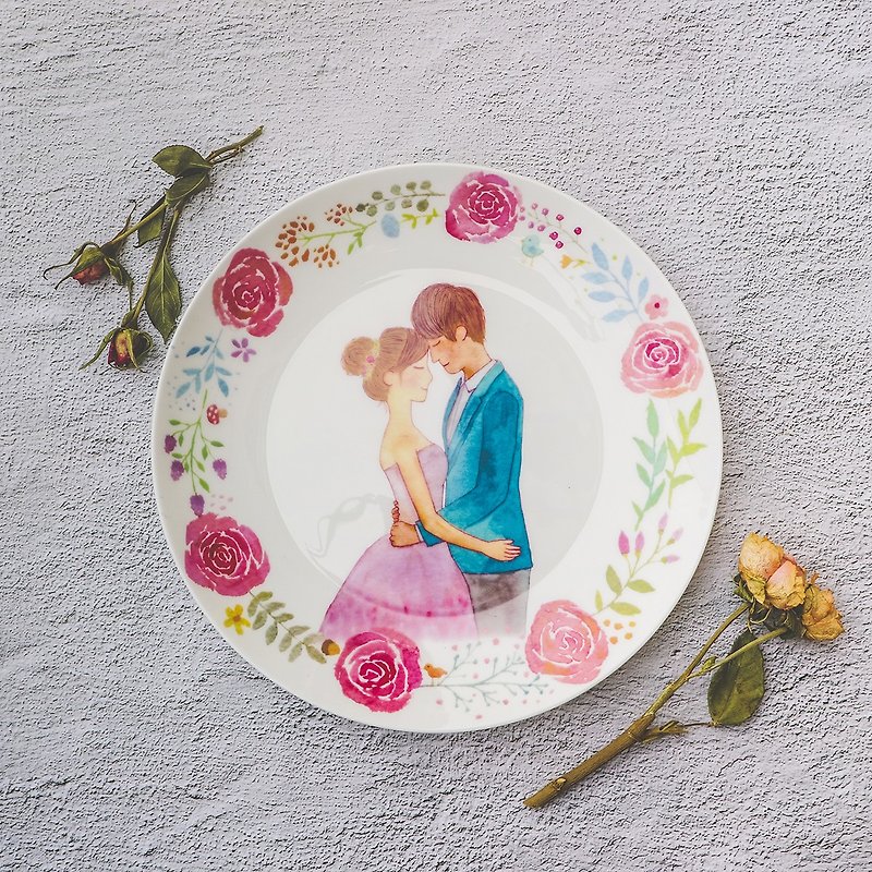 Customized gift-Sweet wedding 8-inch bone china plate with large quantity and discounted price - Items for Display - Porcelain Multicolor