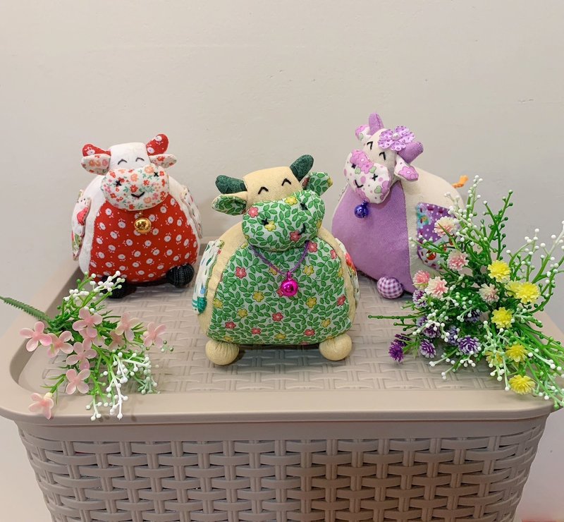 Cute cow-shaped pin bag, table decoration, gift - Items for Display - Cotton & Hemp Multicolor