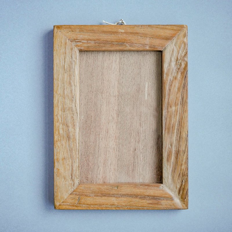 Waste material photo frame