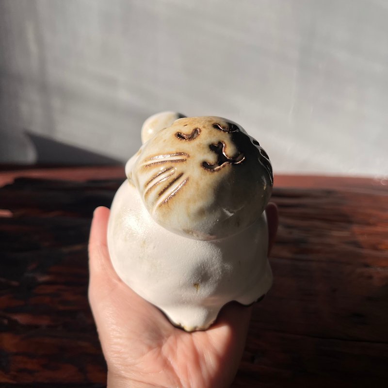 Daifuku the Snow Rabbit Cat / Pottery Doll - ของวางตกแต่ง - ดินเผา ขาว