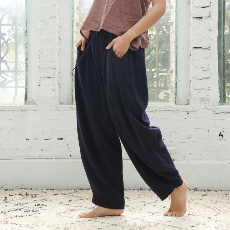 Drawstring elastic balloon pants/diamond fabric dark blue - Women's Pants - Cotton & Hemp Blue