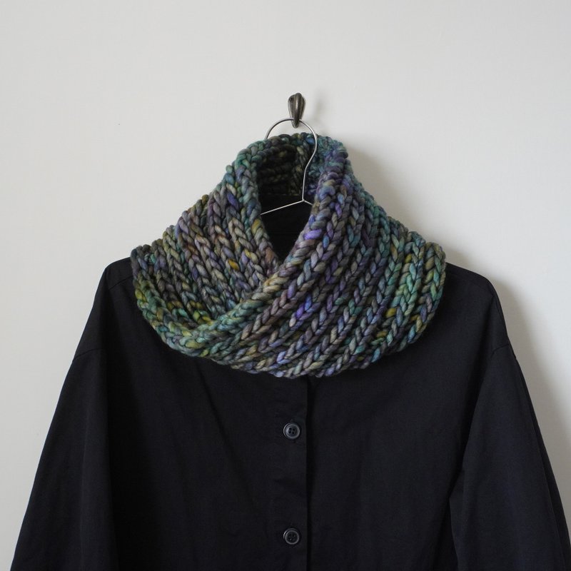 Independence Island - Warm hand-woven merino wool hand-dyed yarn short scarf 2 - ผ้าพันคอถัก - ขนแกะ สีเขียว