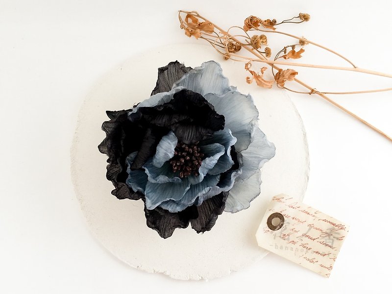 Corsage: two color peonyy (blue × black) Peony of two color petals. - เข็มกลัด/ข้อมือดอกไม้ - ผ้าไหม หลากหลายสี