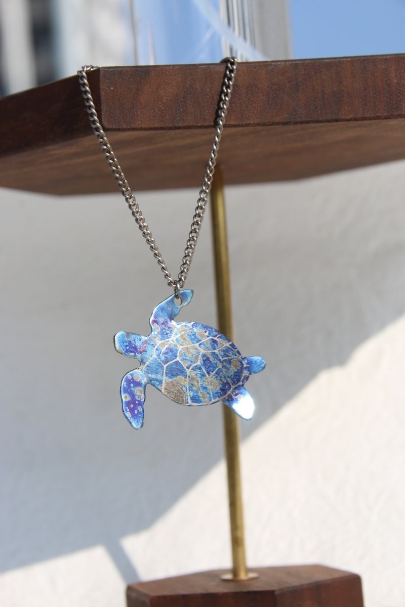 Purely handmade x pure titanium turtle necklace x can touch sea water and will not rust - Necklaces - Other Metals Blue