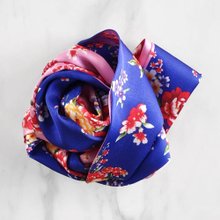 LOEWE 花柄 シルクスカーフ オリジナルボックス付き LOEWE(ロエベ) 花柄大判スカーフ オレンジ｜【公式】カインド