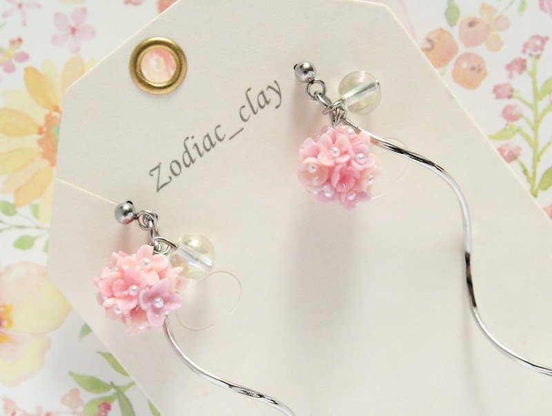 【Clayart】Pink hydrangea earring / clip-on - Earrings & Clip-ons - Clay Pink