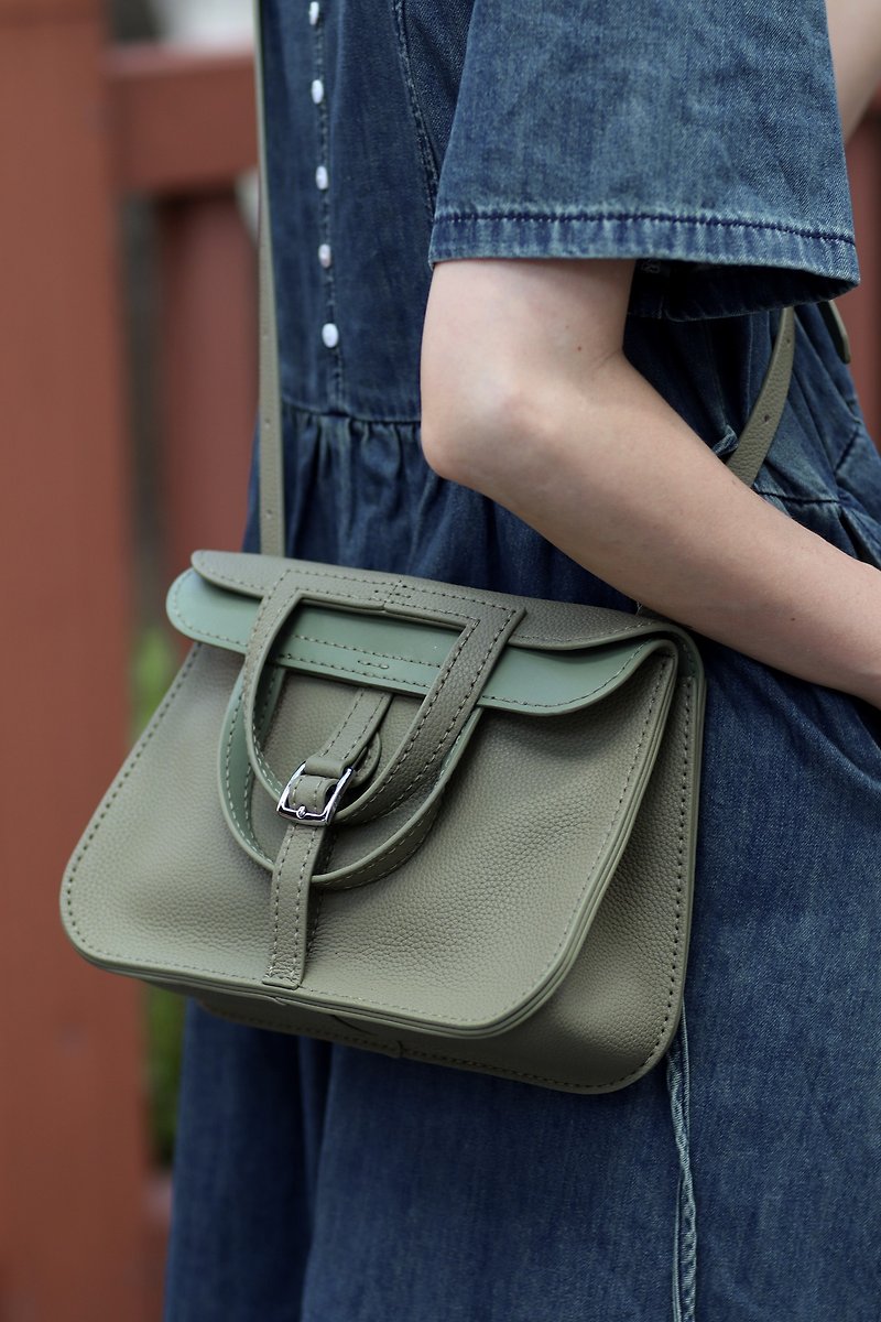 Handmade genuine leather top layer Pizan bag commuting shoulder crossbody portable three-way bag sage green - กระเป๋าแมสเซนเจอร์ - หนังแท้ สีเขียว